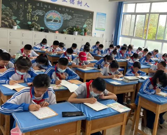 采用名校薄弱校新建校合作校的办学形式辐射带动多校区协同 采用名校薄弱校新建校合作校的办学形式辐射带动多校区协同